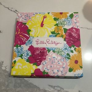 Lily Pulitzer Gift box. 12x12”